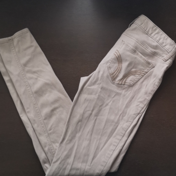 Hollister super skinny khakis - Picture 2 of 2